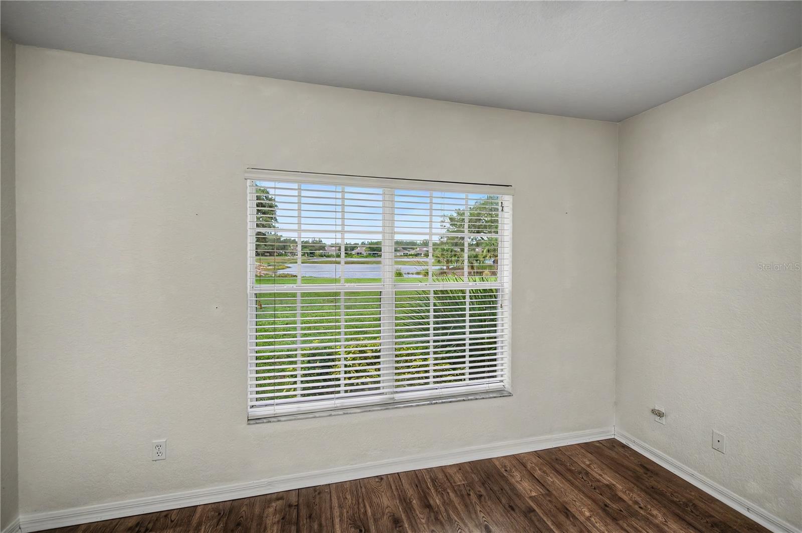 19355 Water Oak Dr #101 Property Photo 35