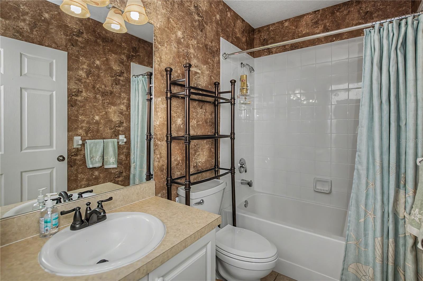 19355 Water Oak Dr #101 Property Photo 42