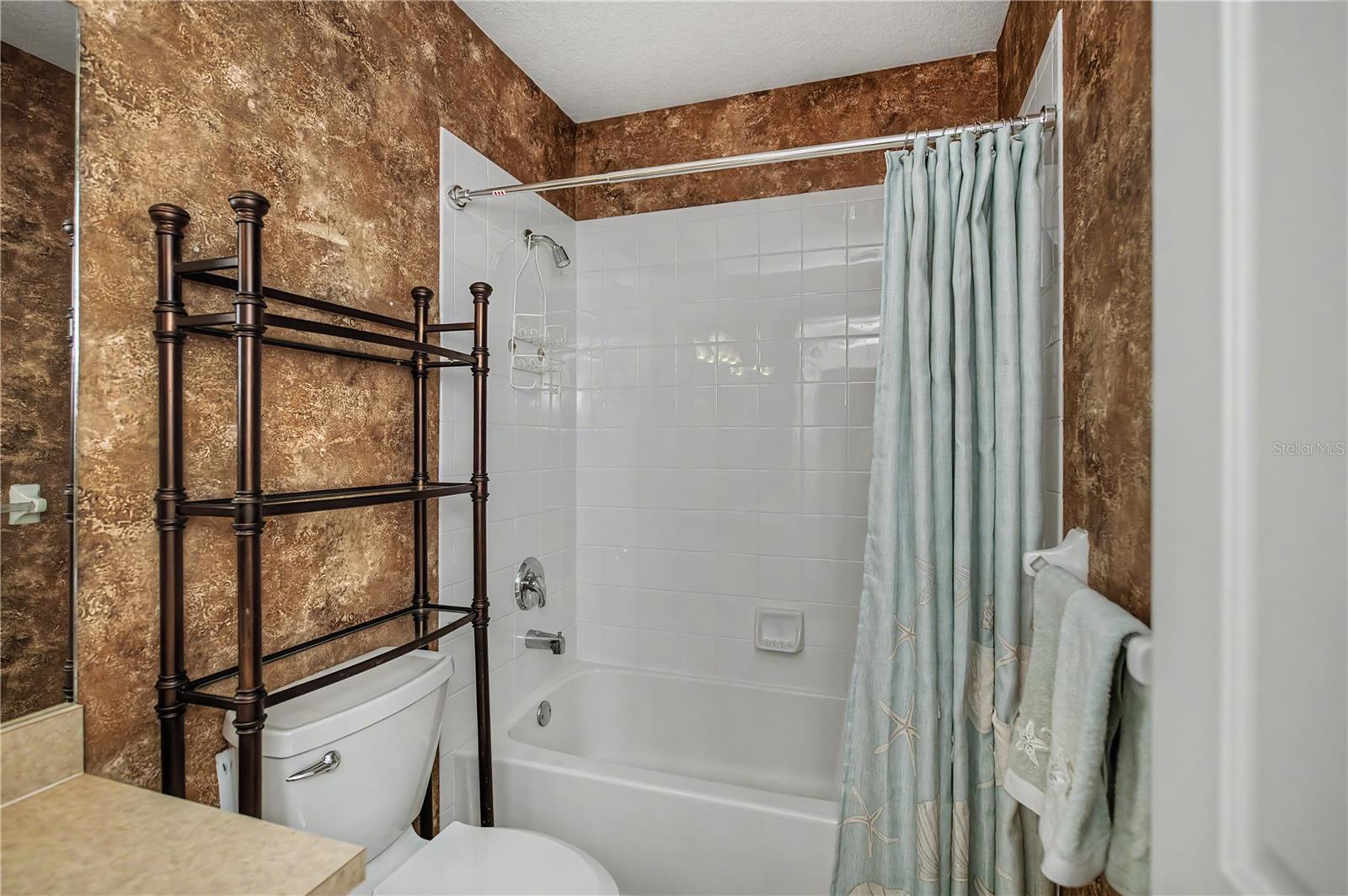 19355 Water Oak Dr #101 Property Photo 43