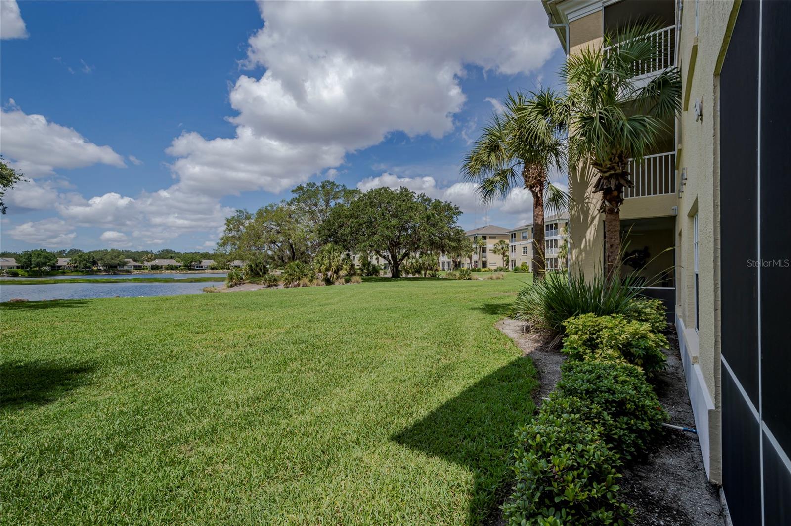 19355 Water Oak Dr #101 Property Photo 54