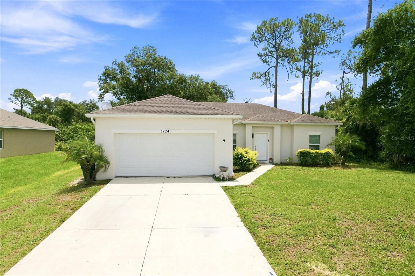 5724 BANNOCK CIR Property Photo 1