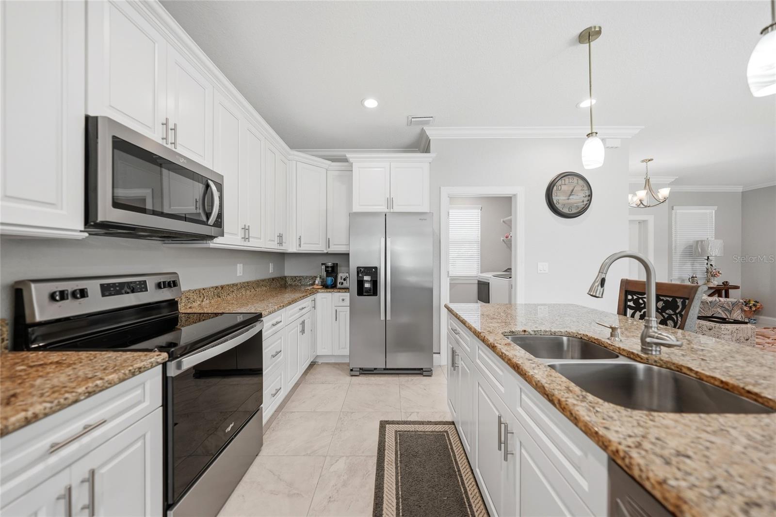 1182 Yorkshire St Property Photo 16