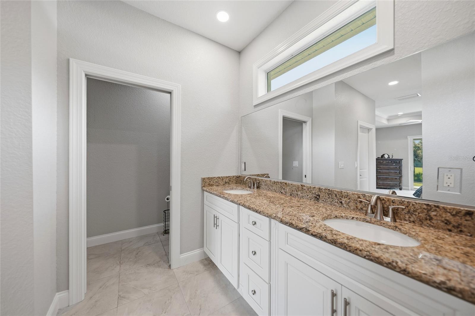 1182 Yorkshire St Property Photo 28