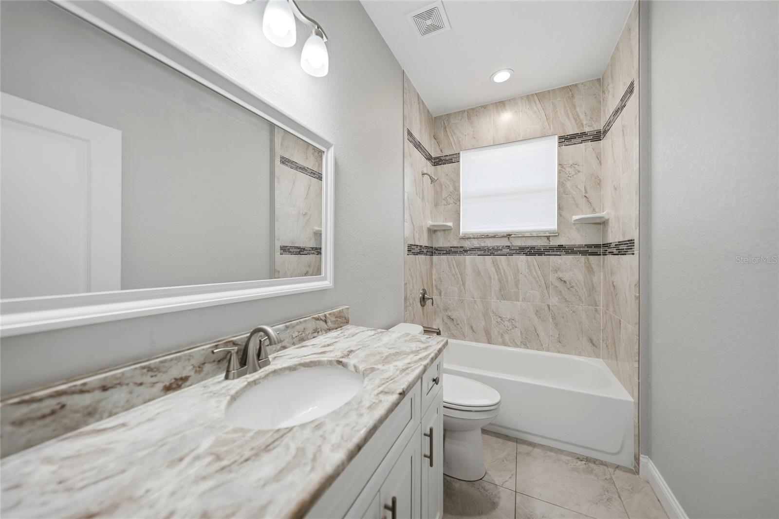 1182 Yorkshire St Property Photo 31