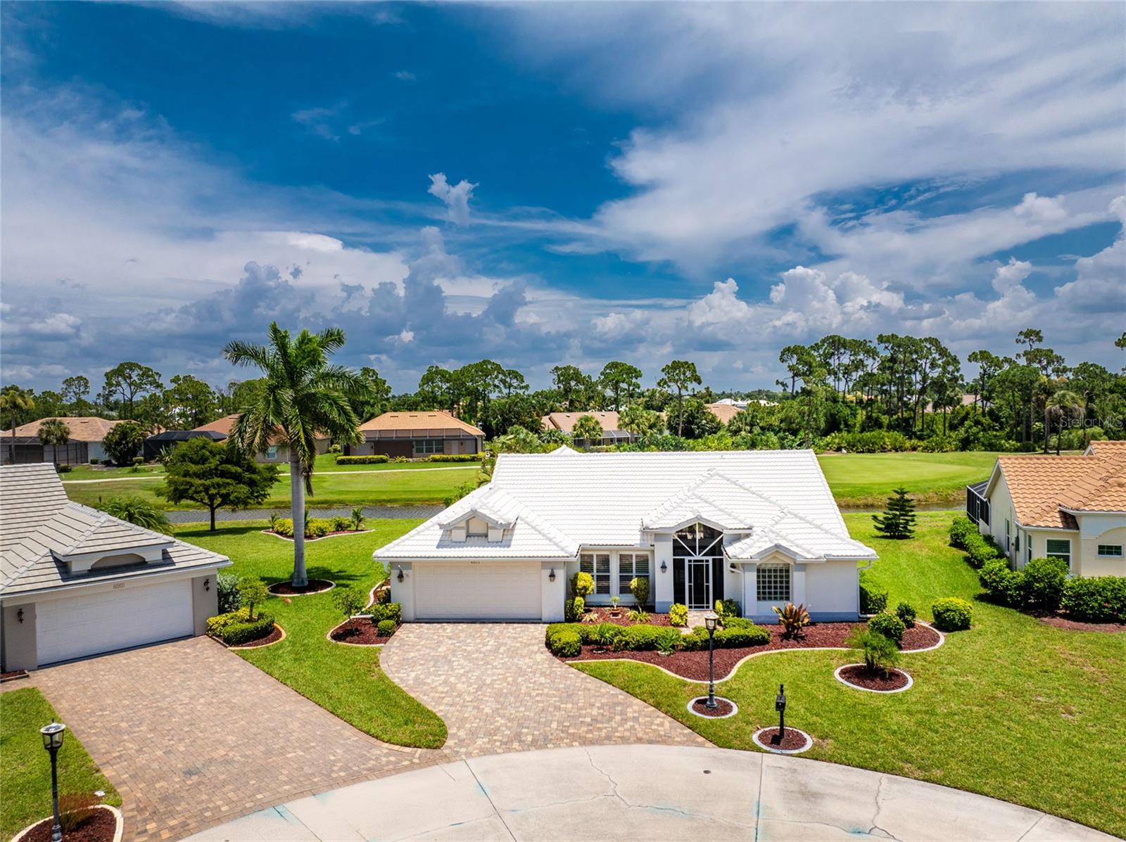 6011 KEY LARGO CIR Property Photo 1