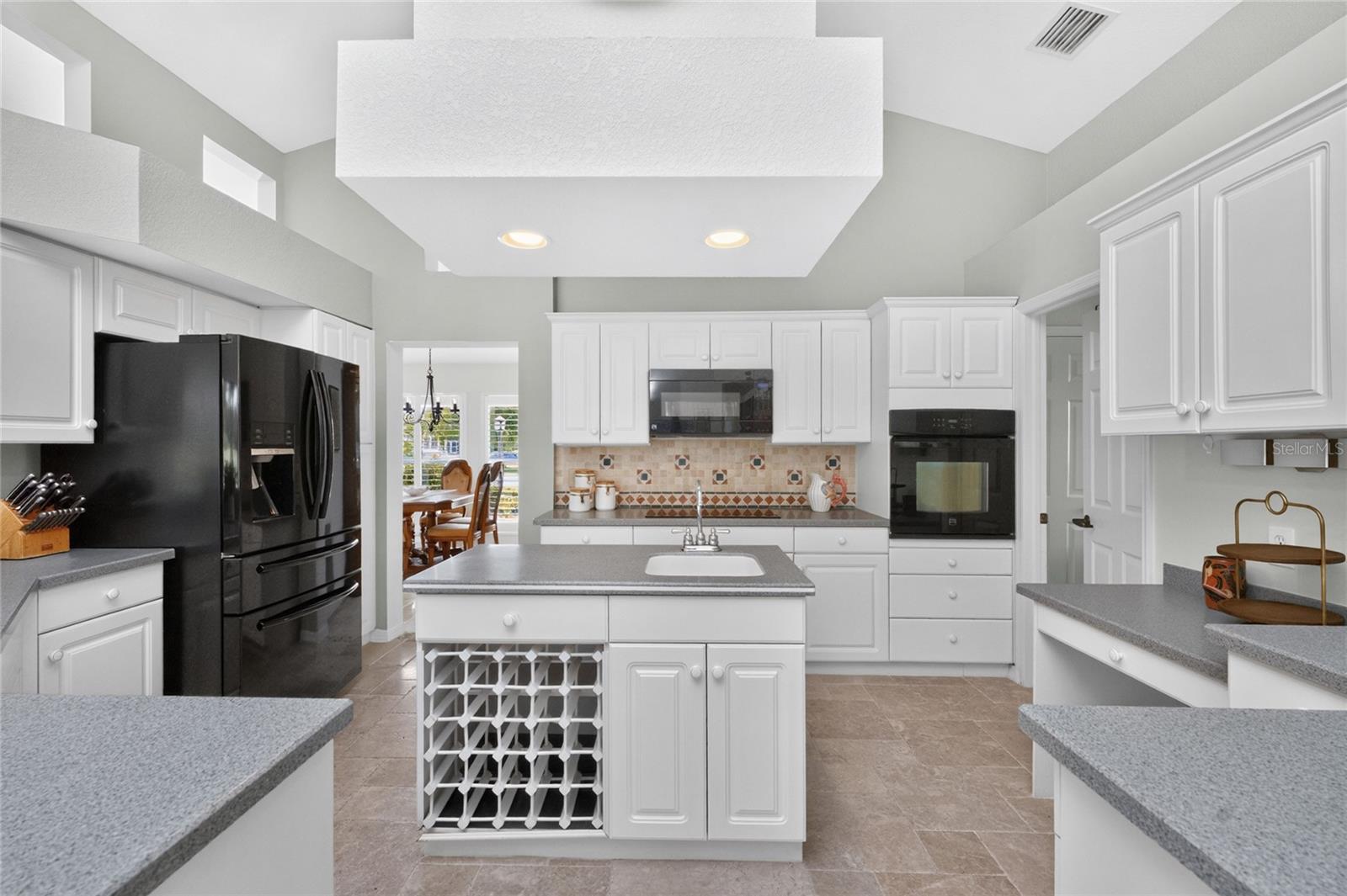 6011 Key Largo Cir Property Photo 19
