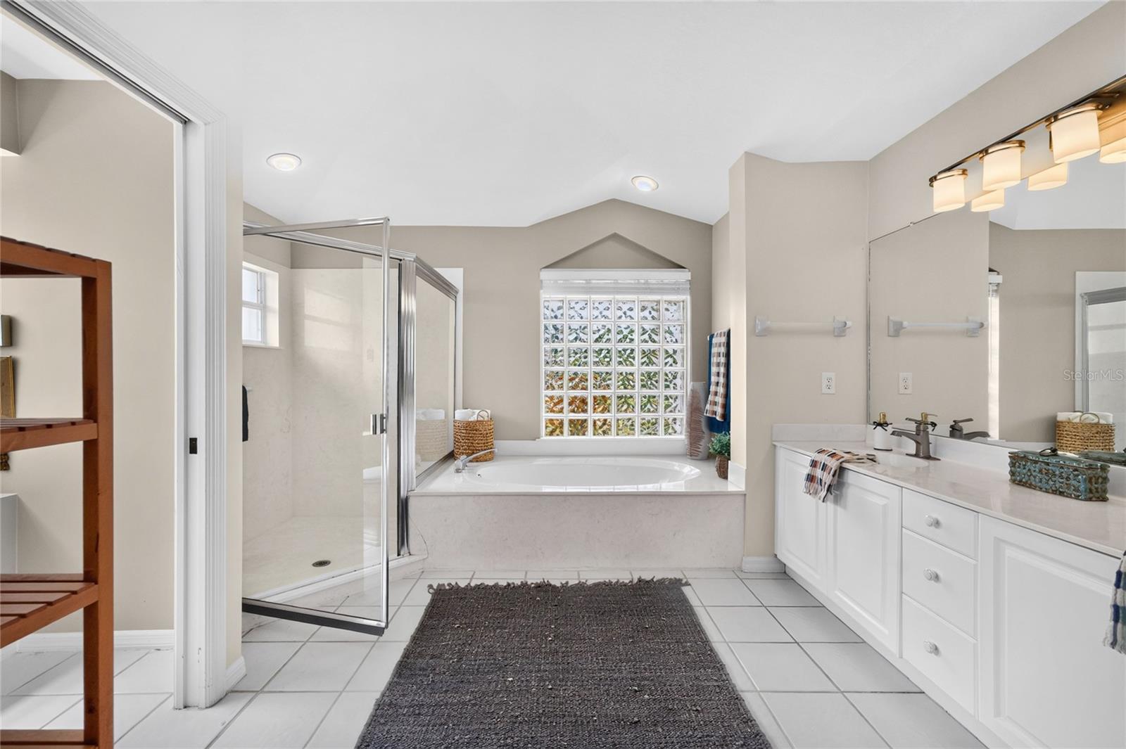 6011 Key Largo Cir Property Photo 36