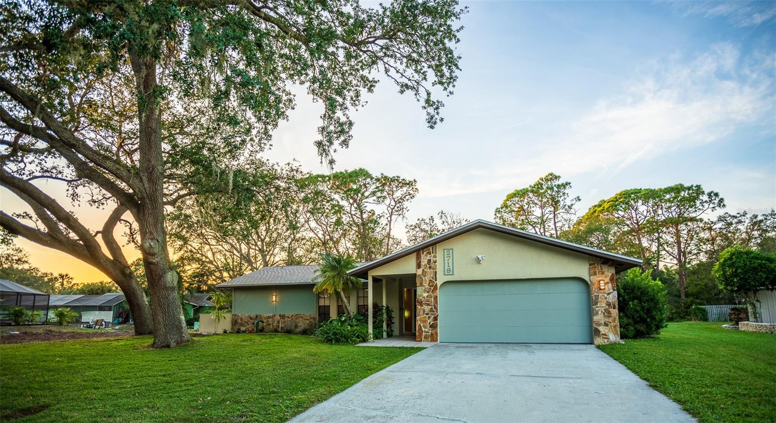 2719 FOREST KNOLL DR Property Photo 1