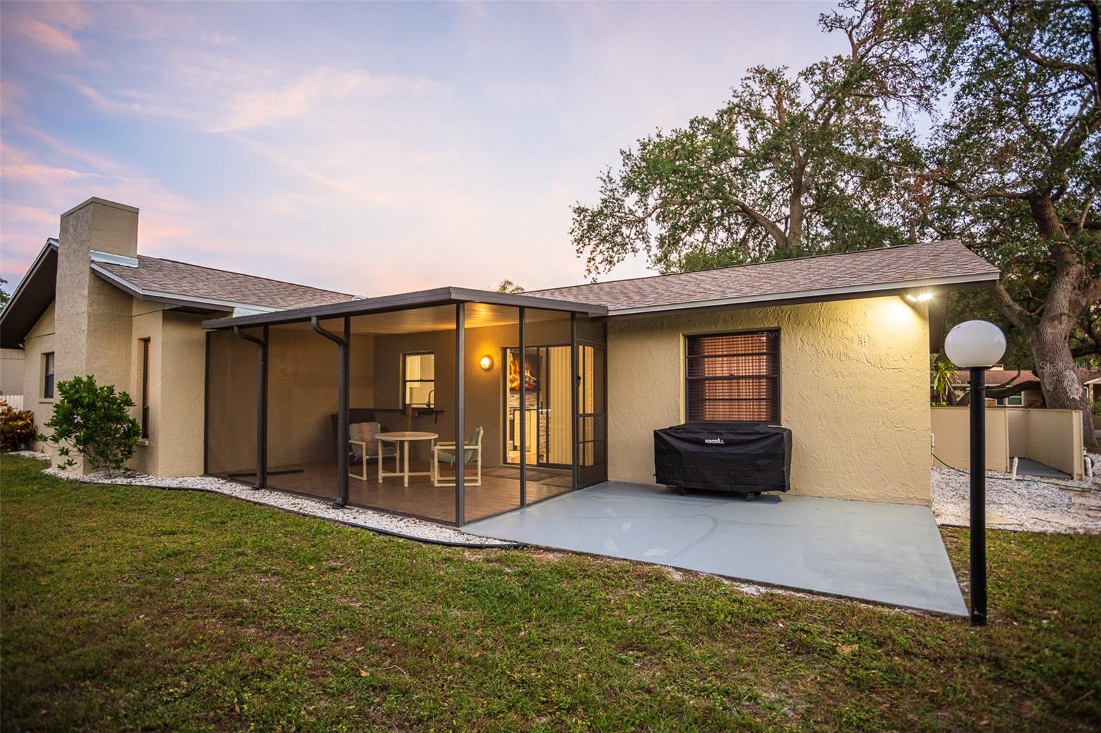2719 Forest Knoll Dr Property Photo 18