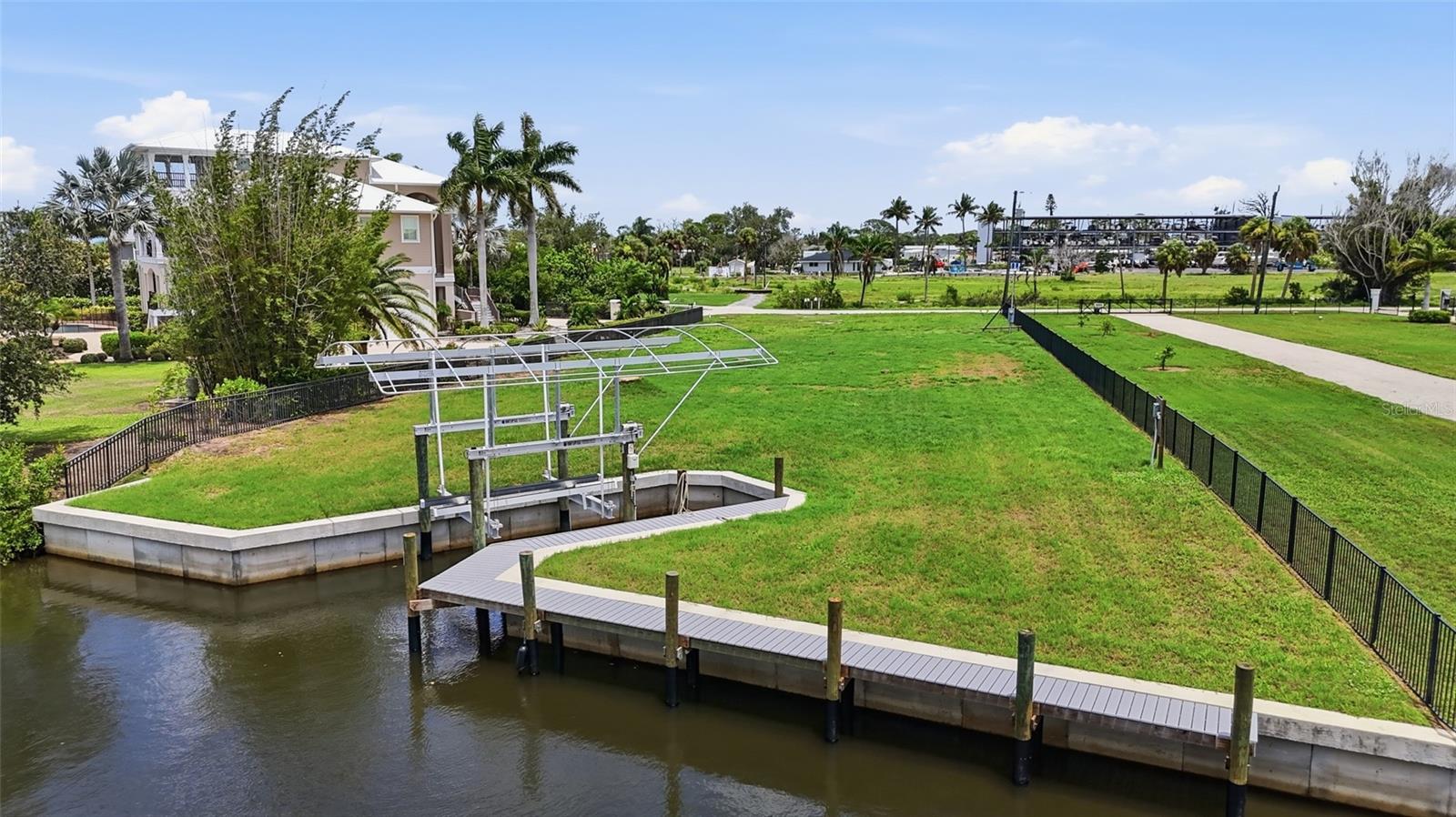1947 Wisconsin Ave Property Photo 4