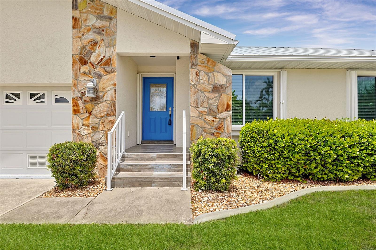 1230 Swan Ct Property Photo 7