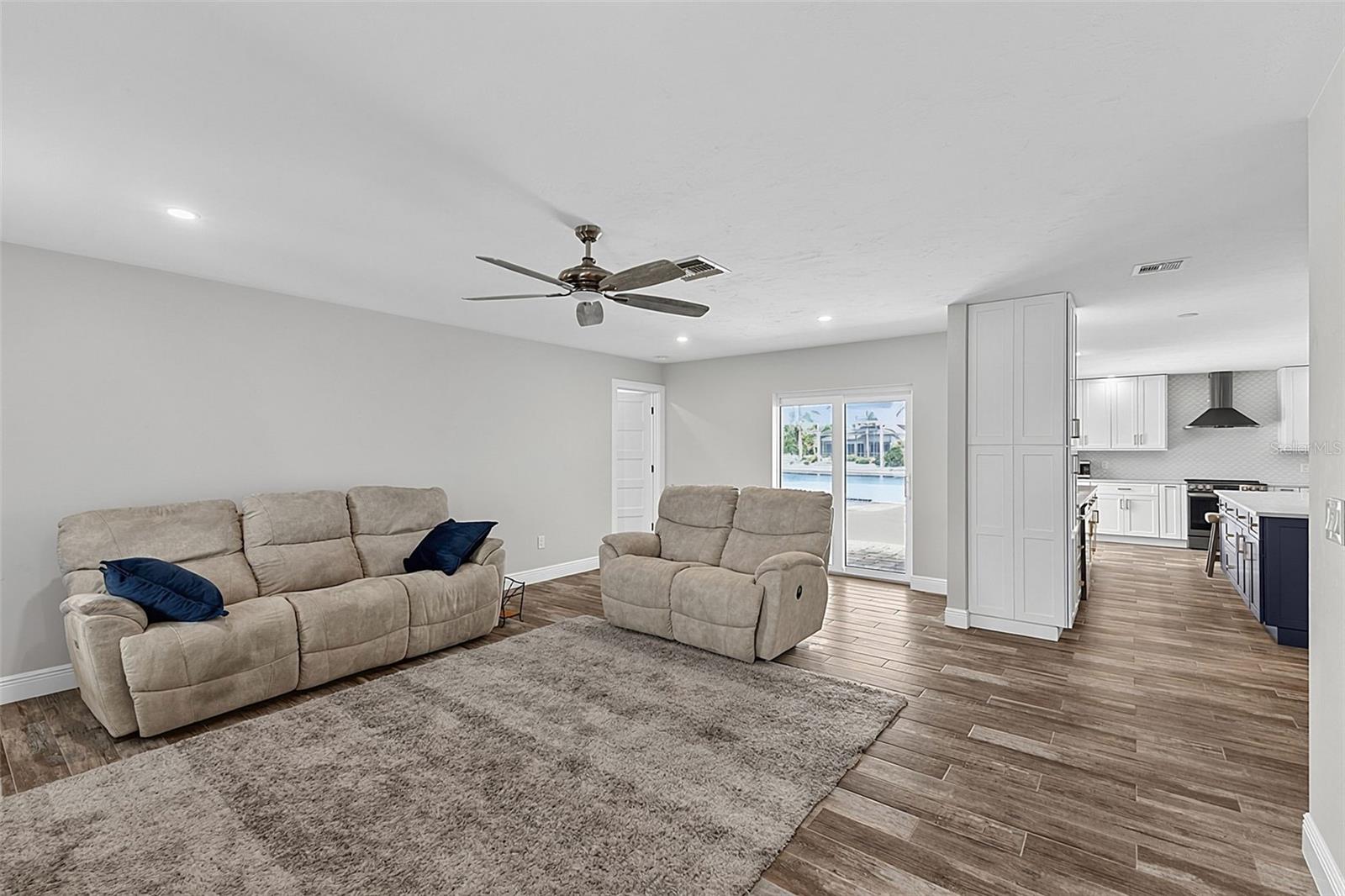 1230 Swan Ct Property Photo 19