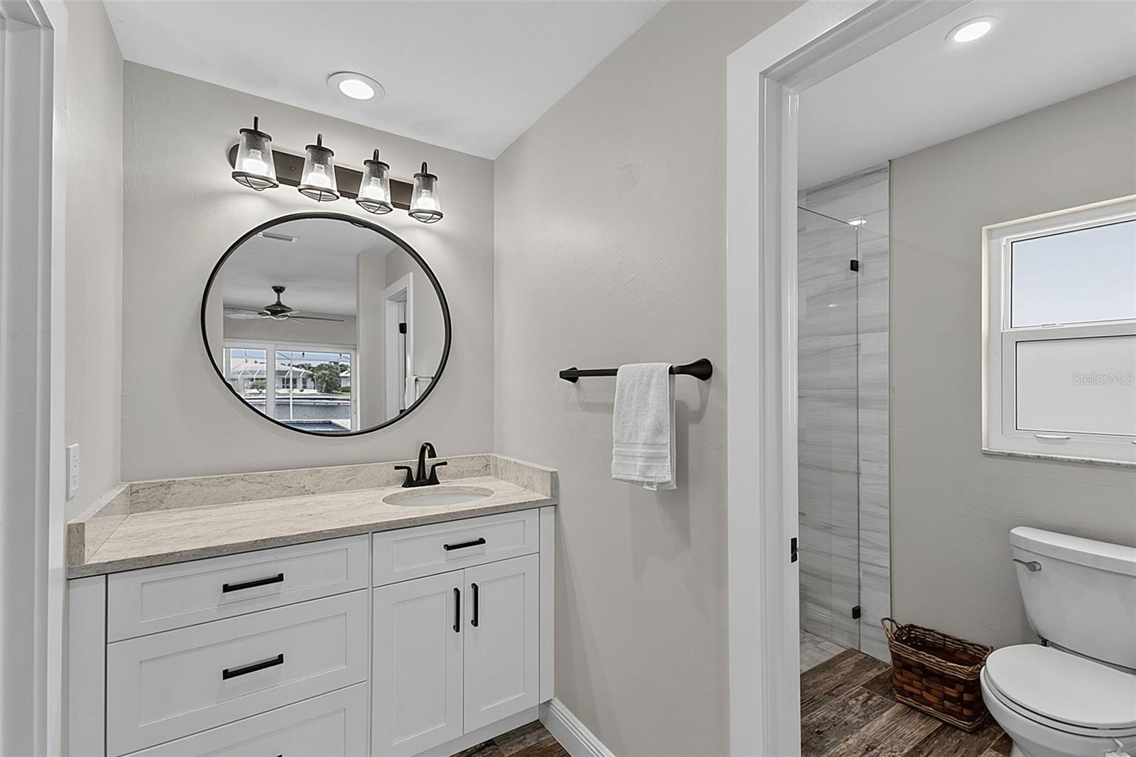 1230 Swan Ct Property Photo 23