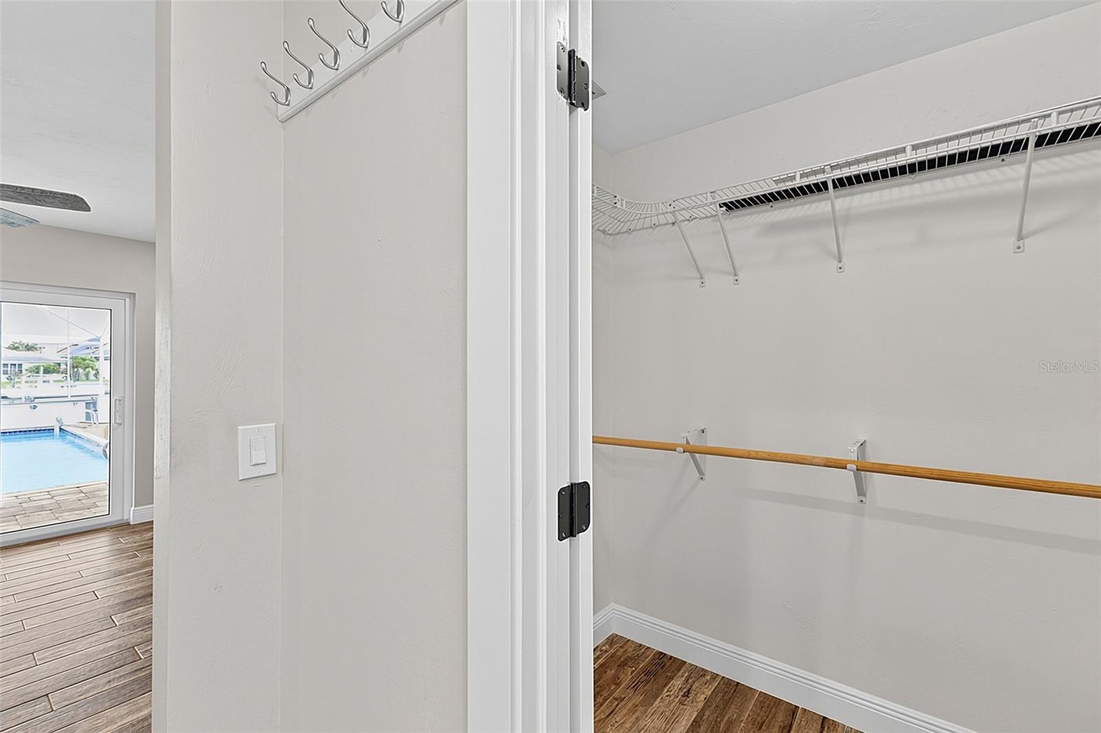 1230 Swan Ct Property Photo 25