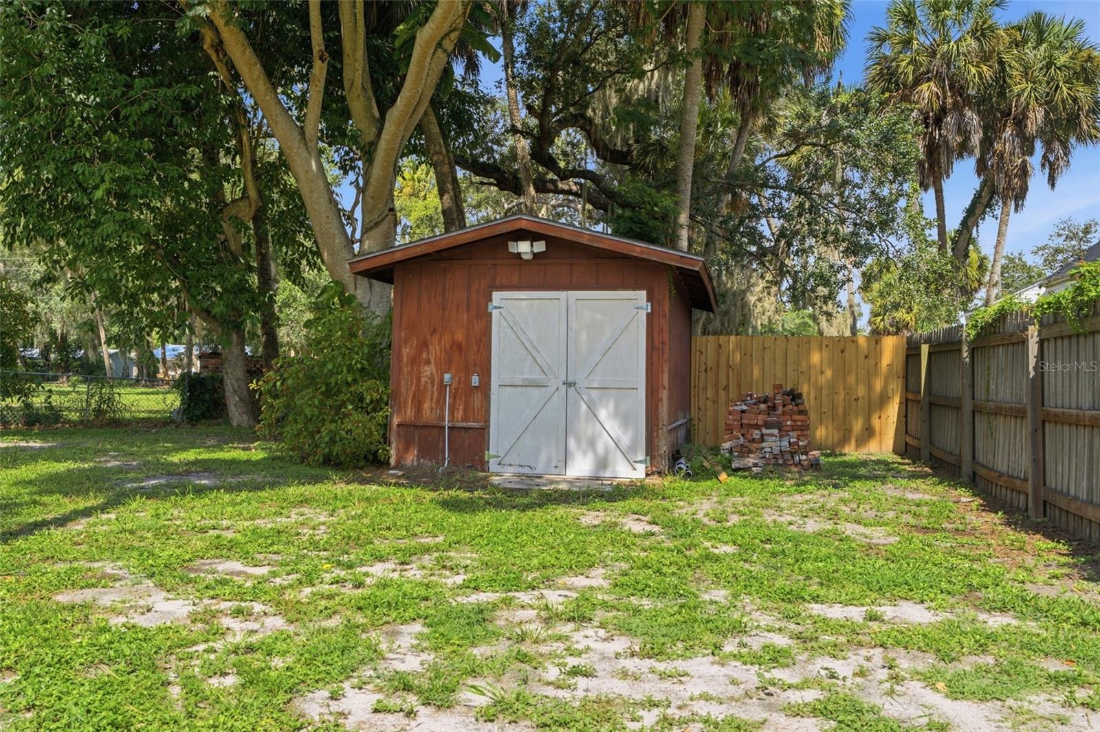 524 E Magnolia St Property Photo 42
