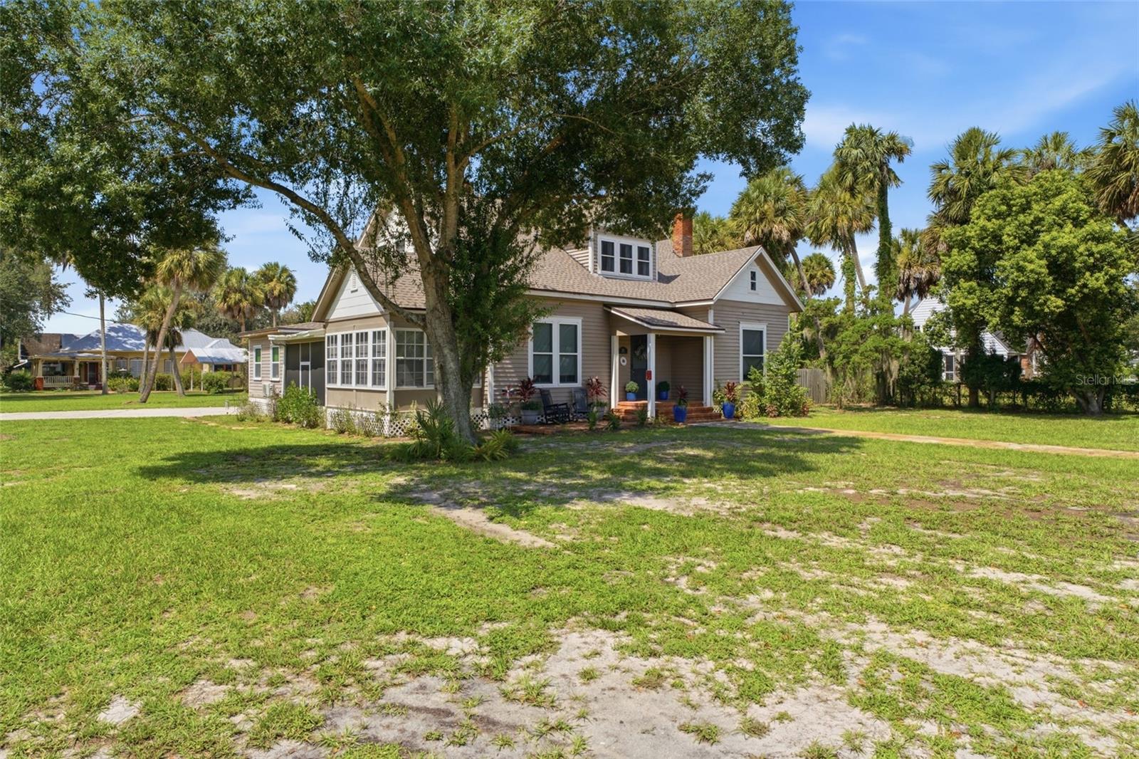 524 E Magnolia St Property Photo 51