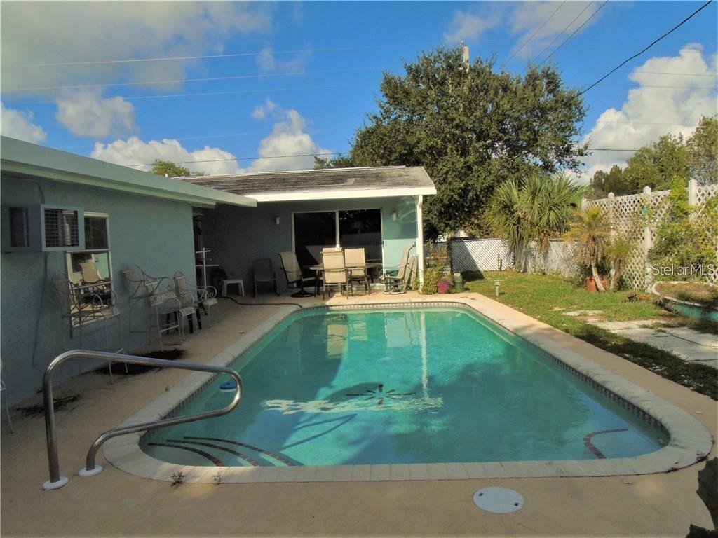 21100 Mcguire Ave Property Photo 2