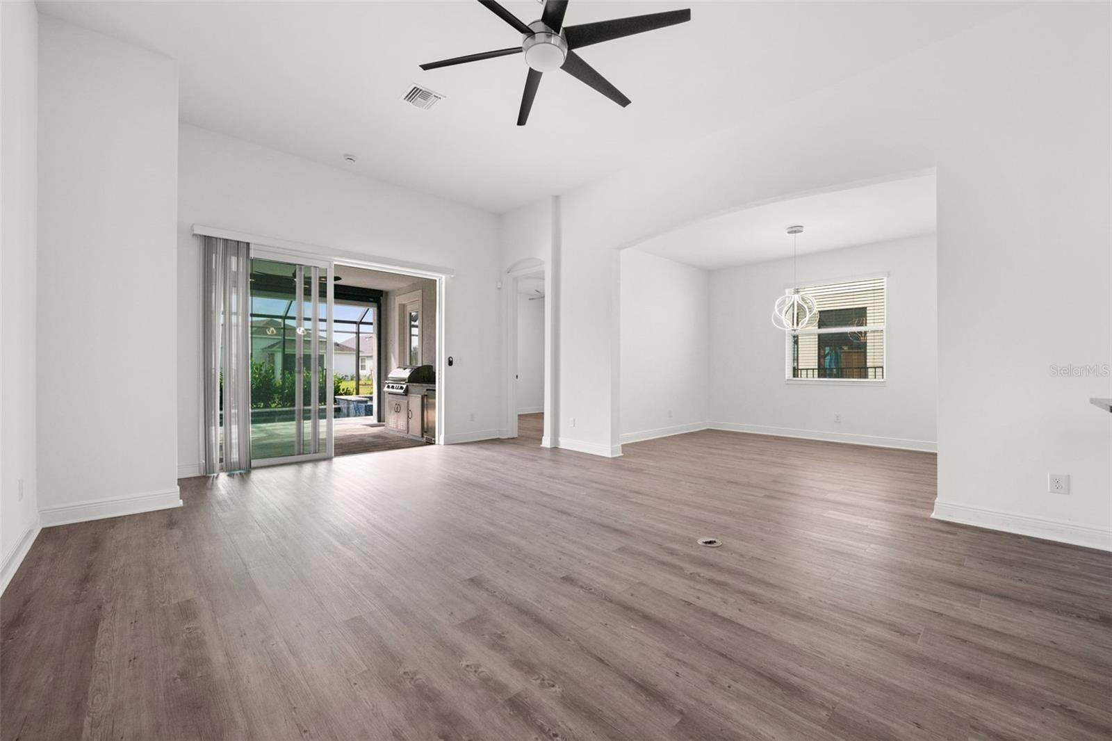 15880 Elina Sky Dr Property Photo 6