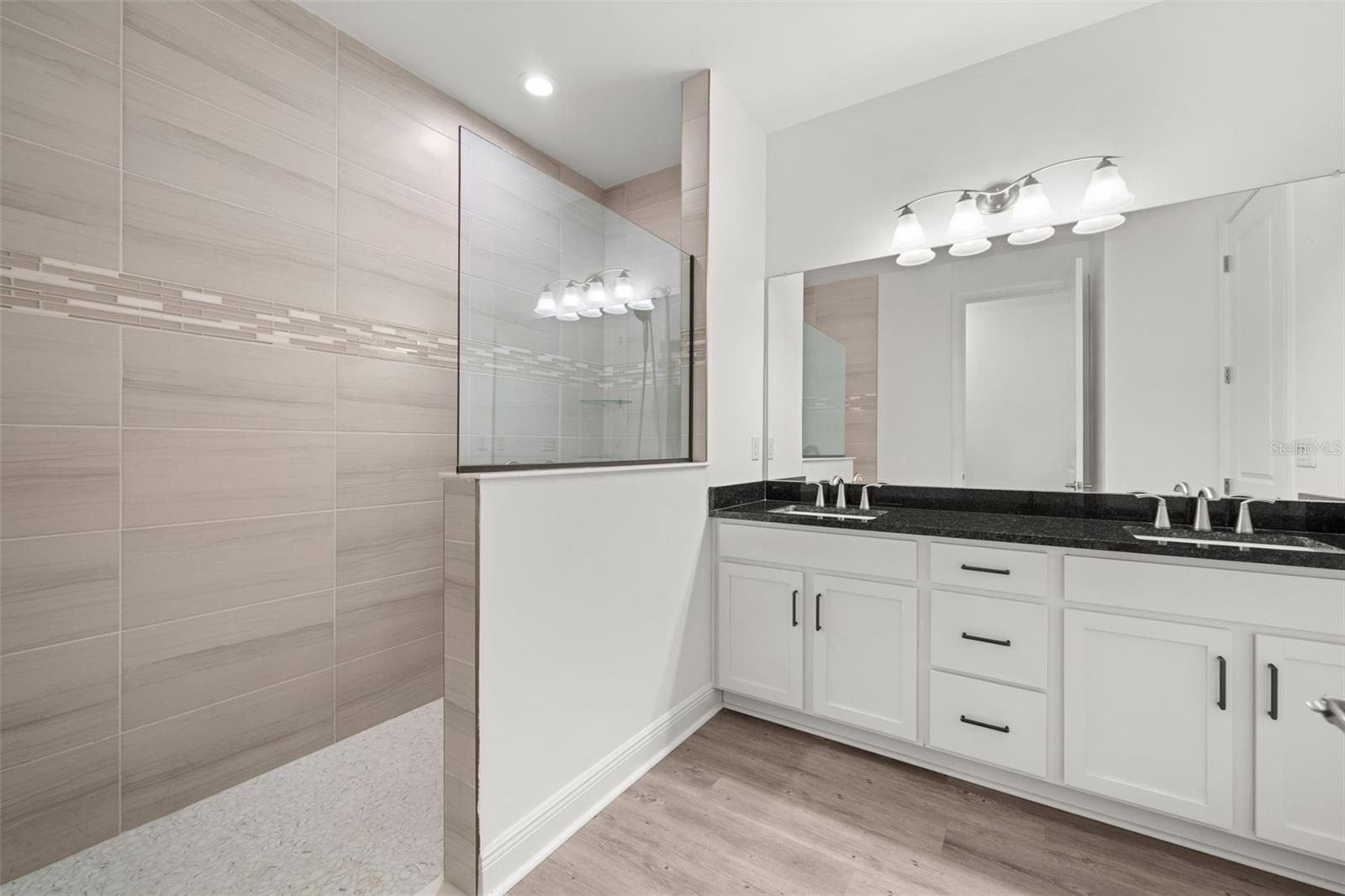 15880 Elina Sky Dr Property Photo 18