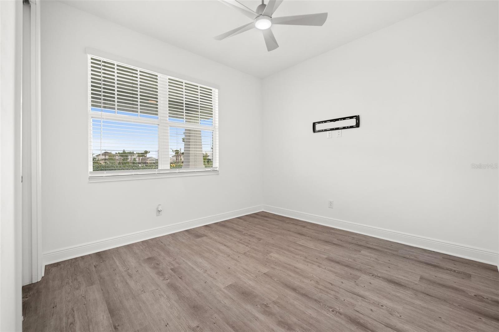 15880 Elina Sky Dr Property Photo 31