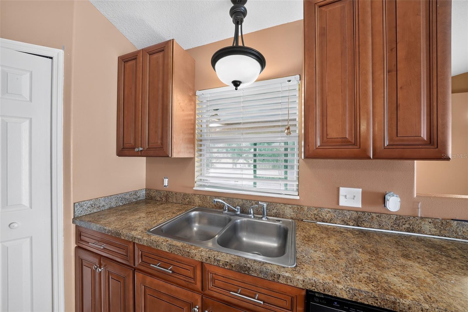1081 Johnston Rd Se Property Photo 5
