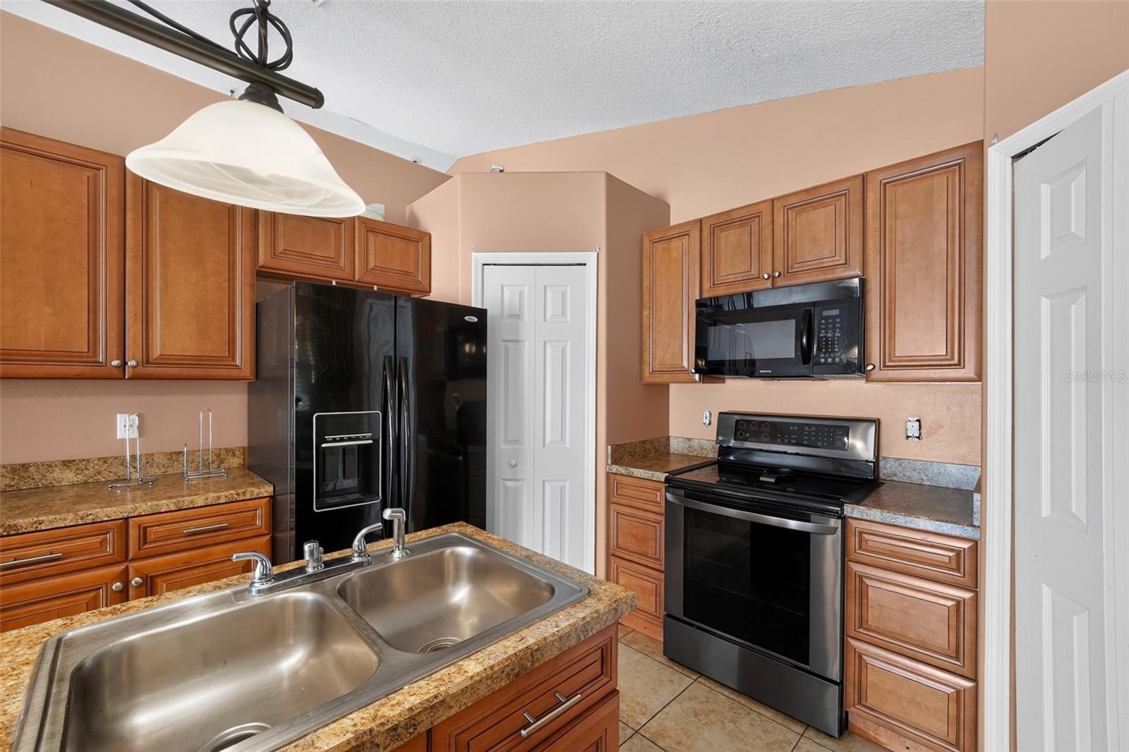 1081 Johnston Rd Se Property Photo 6