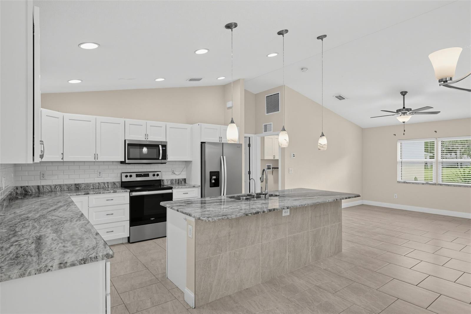 2580 Vogler Ln Property Photo 2