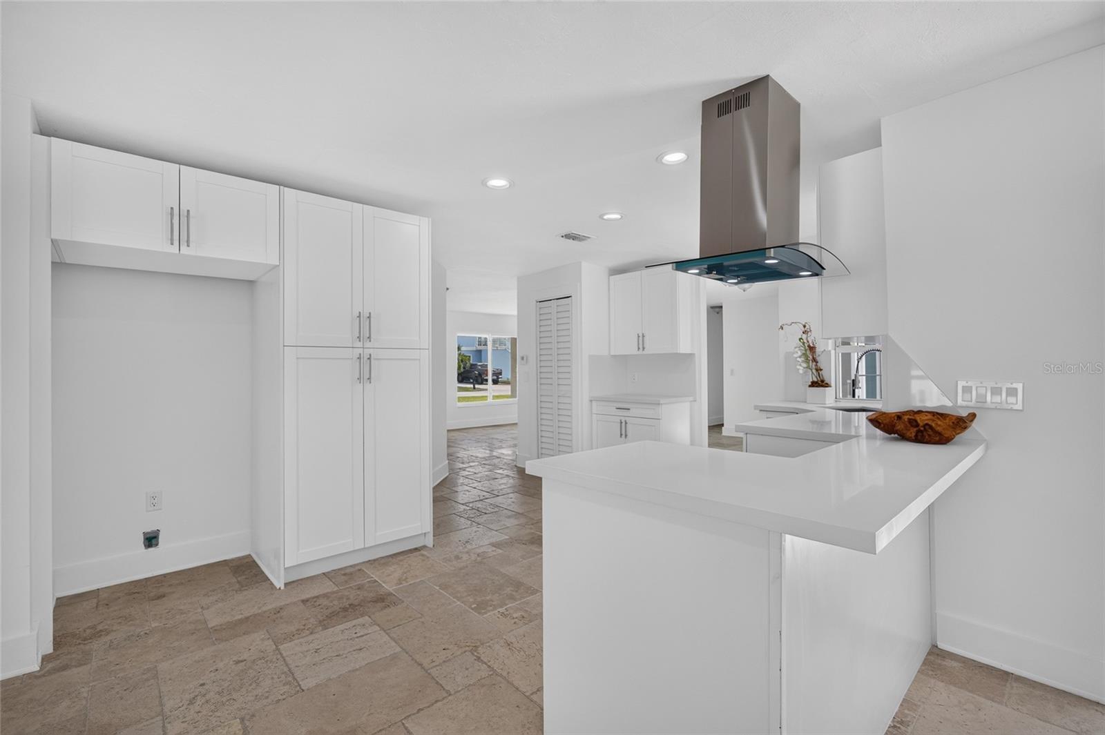 6049 Perthshire Ln Property Photo 14