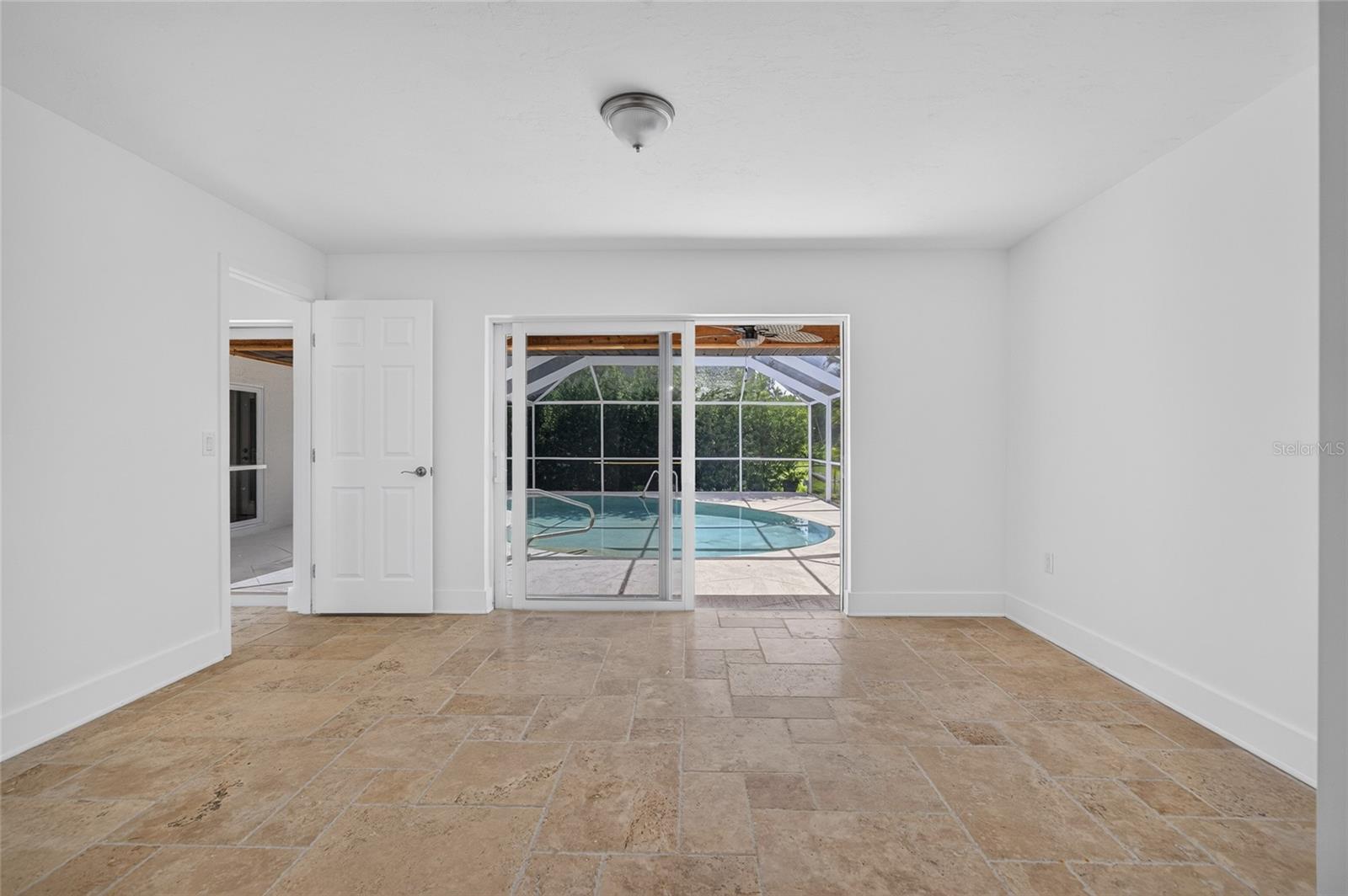 6049 Perthshire Ln Property Photo 22