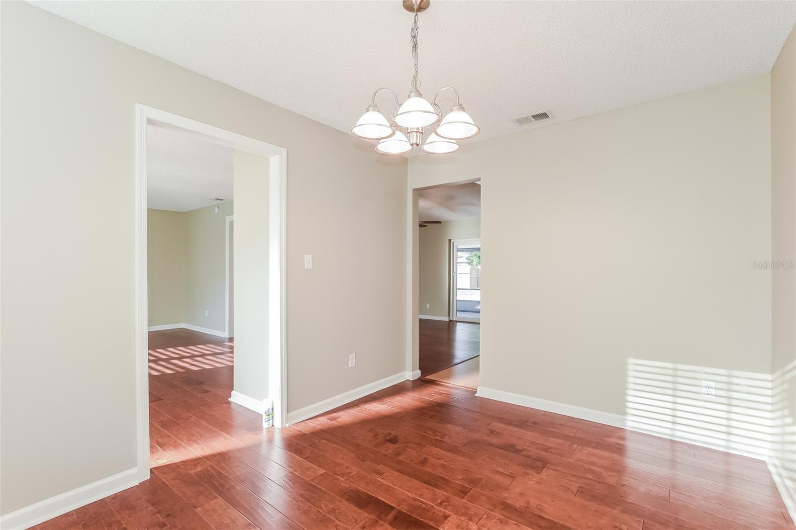 5409 Albert Dr Property Photo 4
