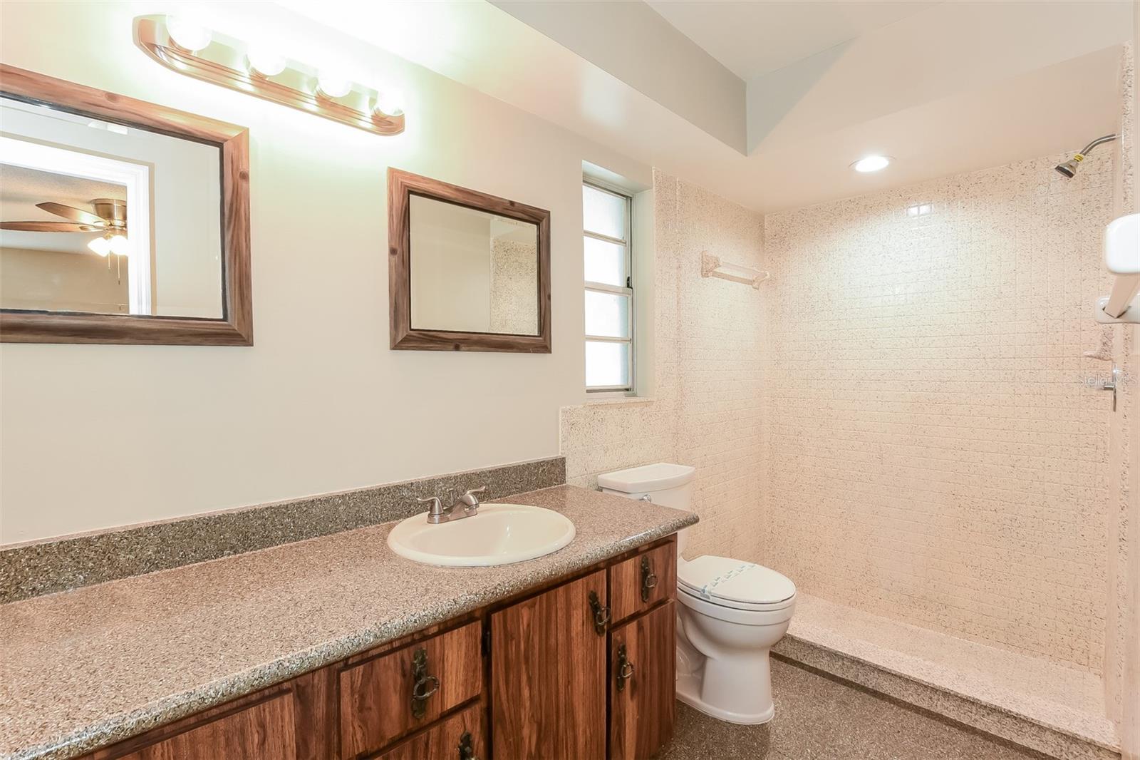 5409 Albert Dr Property Photo 11