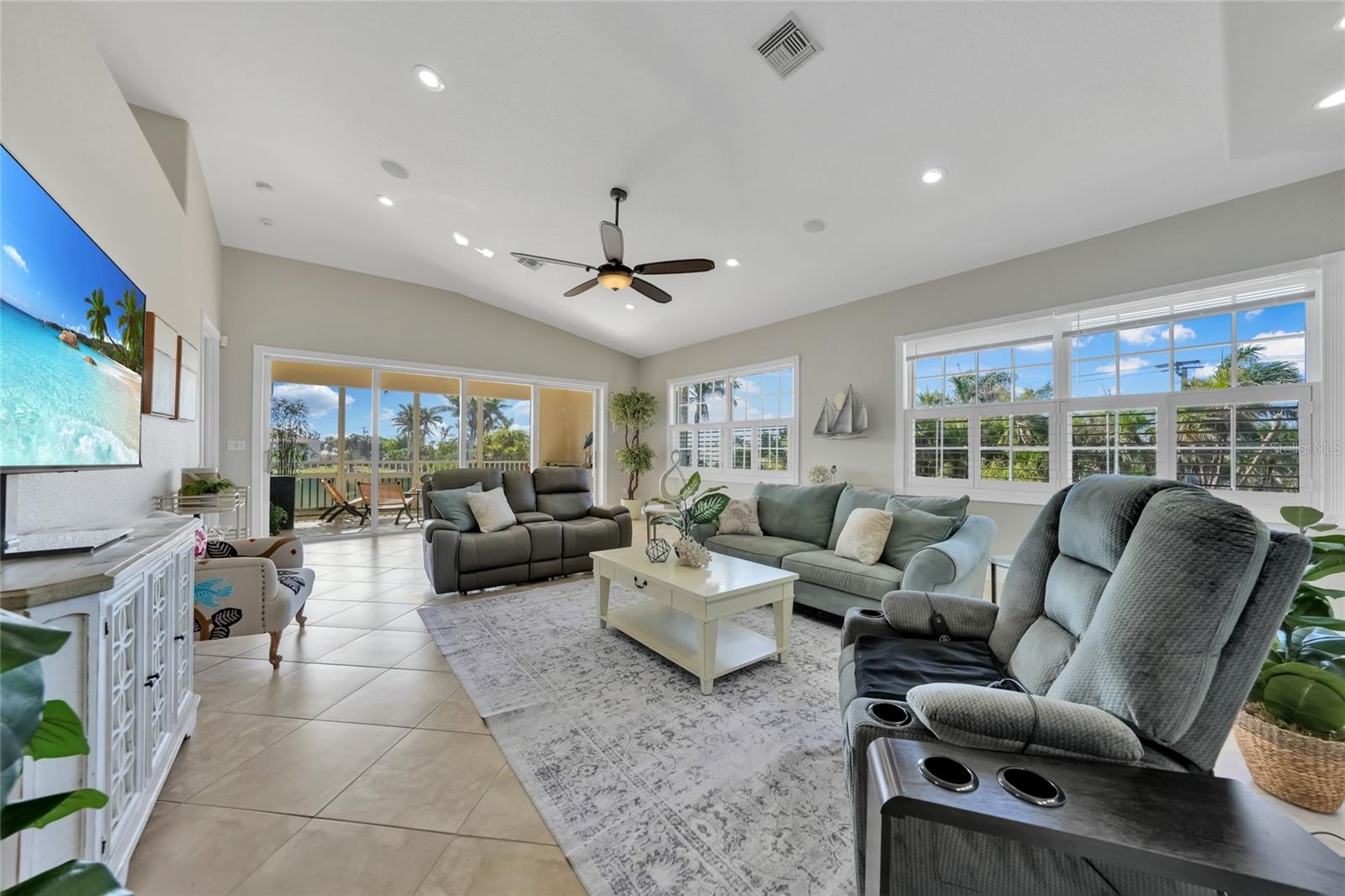196 Tarpon Cove Blvd #722 Property Photo 6