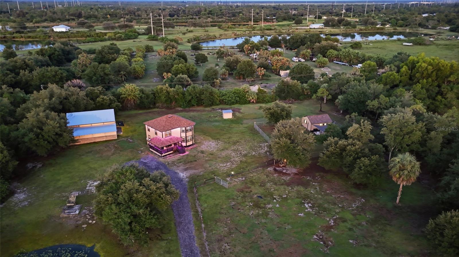 5780 Sabal Palm Ln Property Photo 4