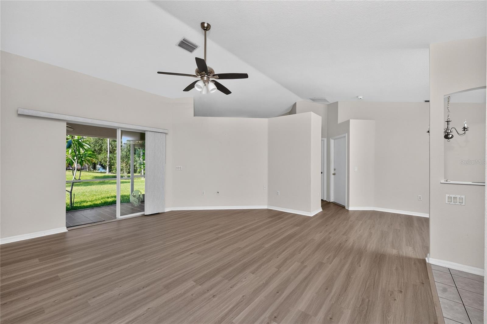 3871 Coquina Ave Property Photo 5