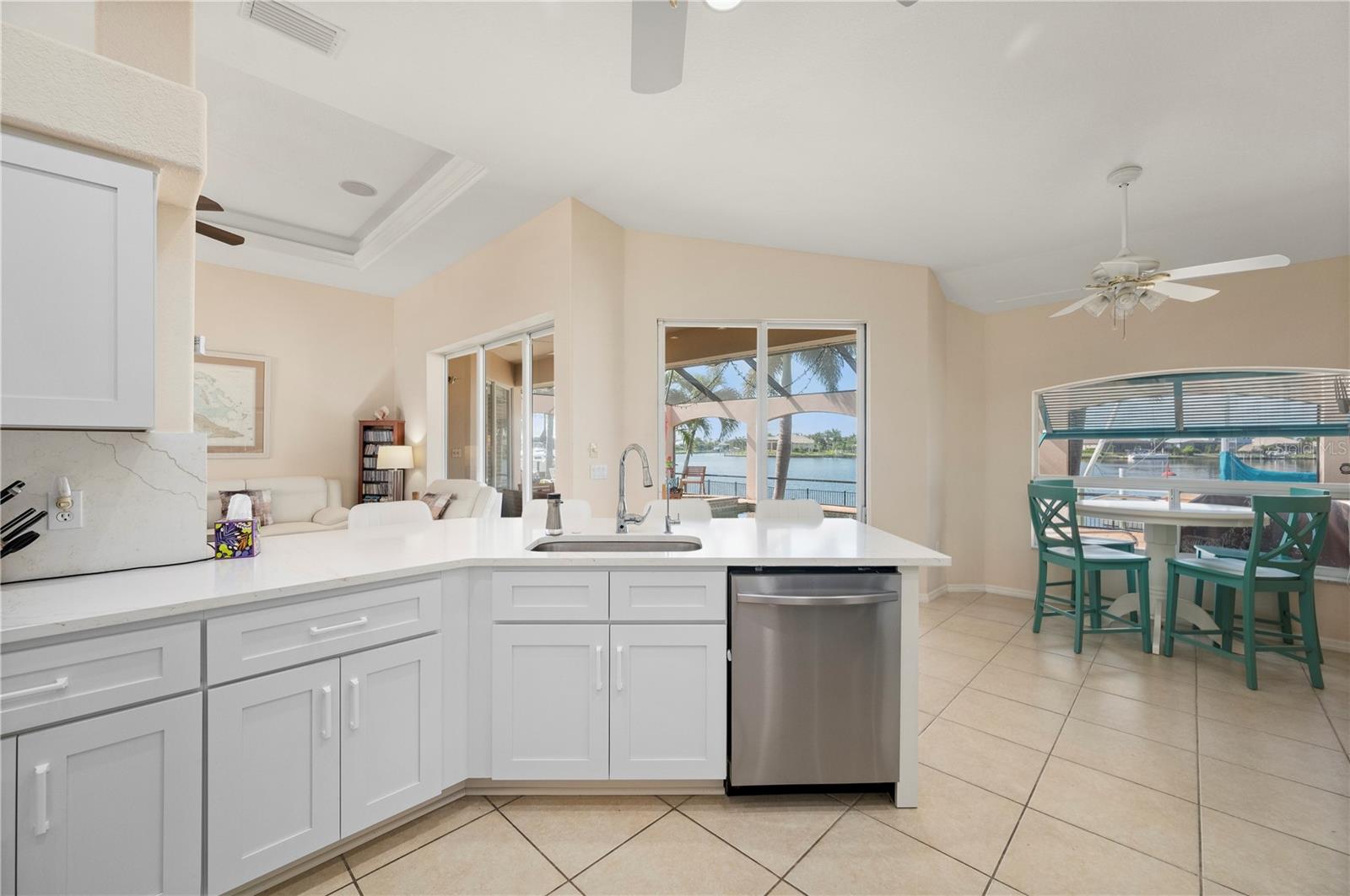 21551 Edgewater Dr Property Photo 8