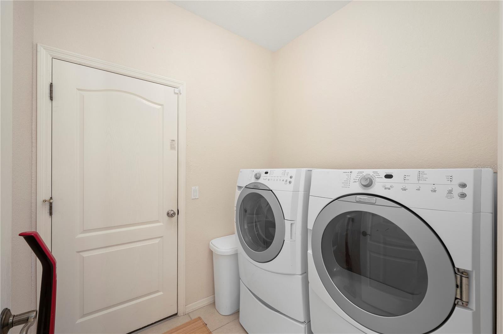 21551 Edgewater Dr Property Photo 16