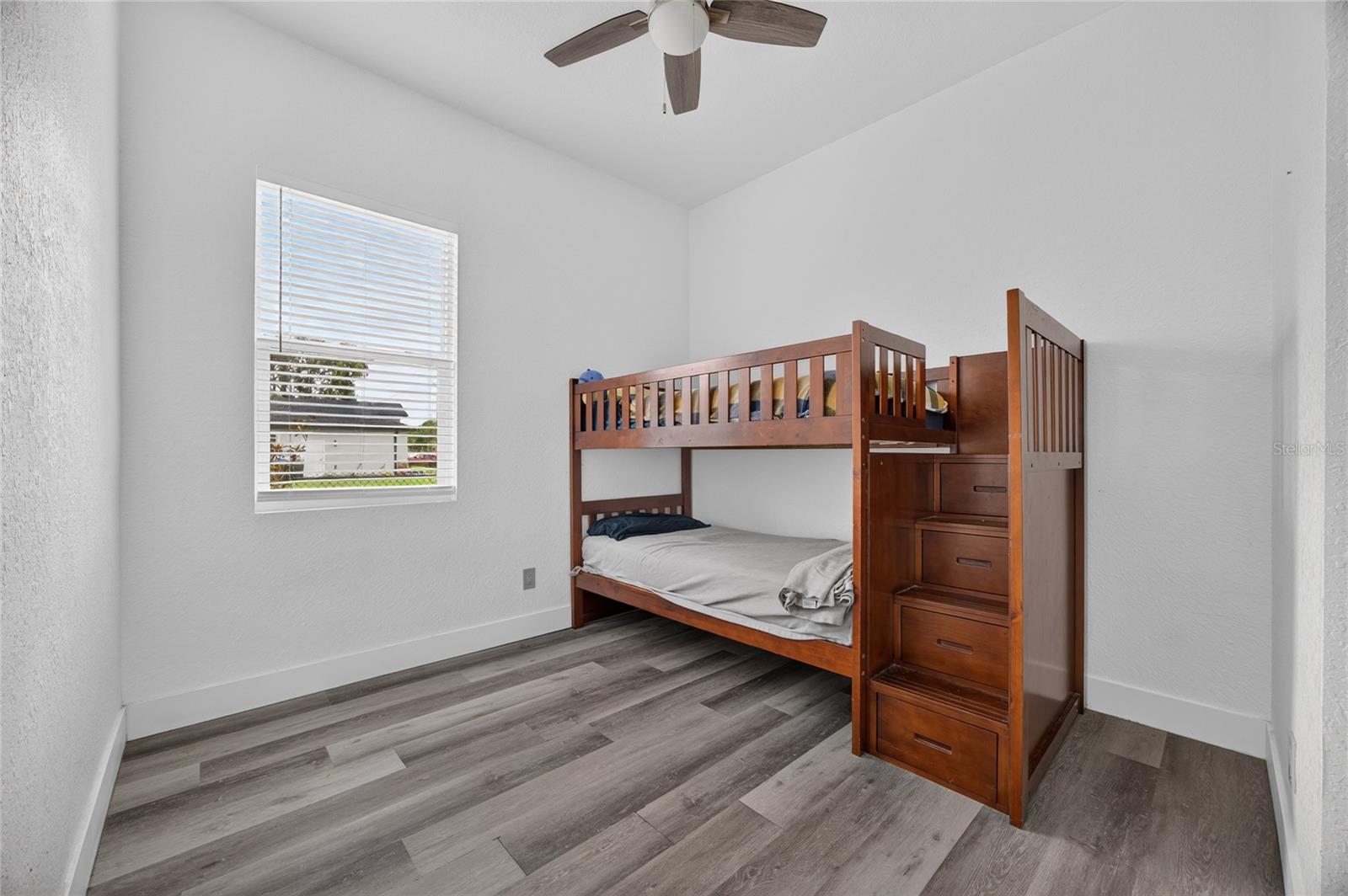 1264 S Salford Blvd Property Photo 25