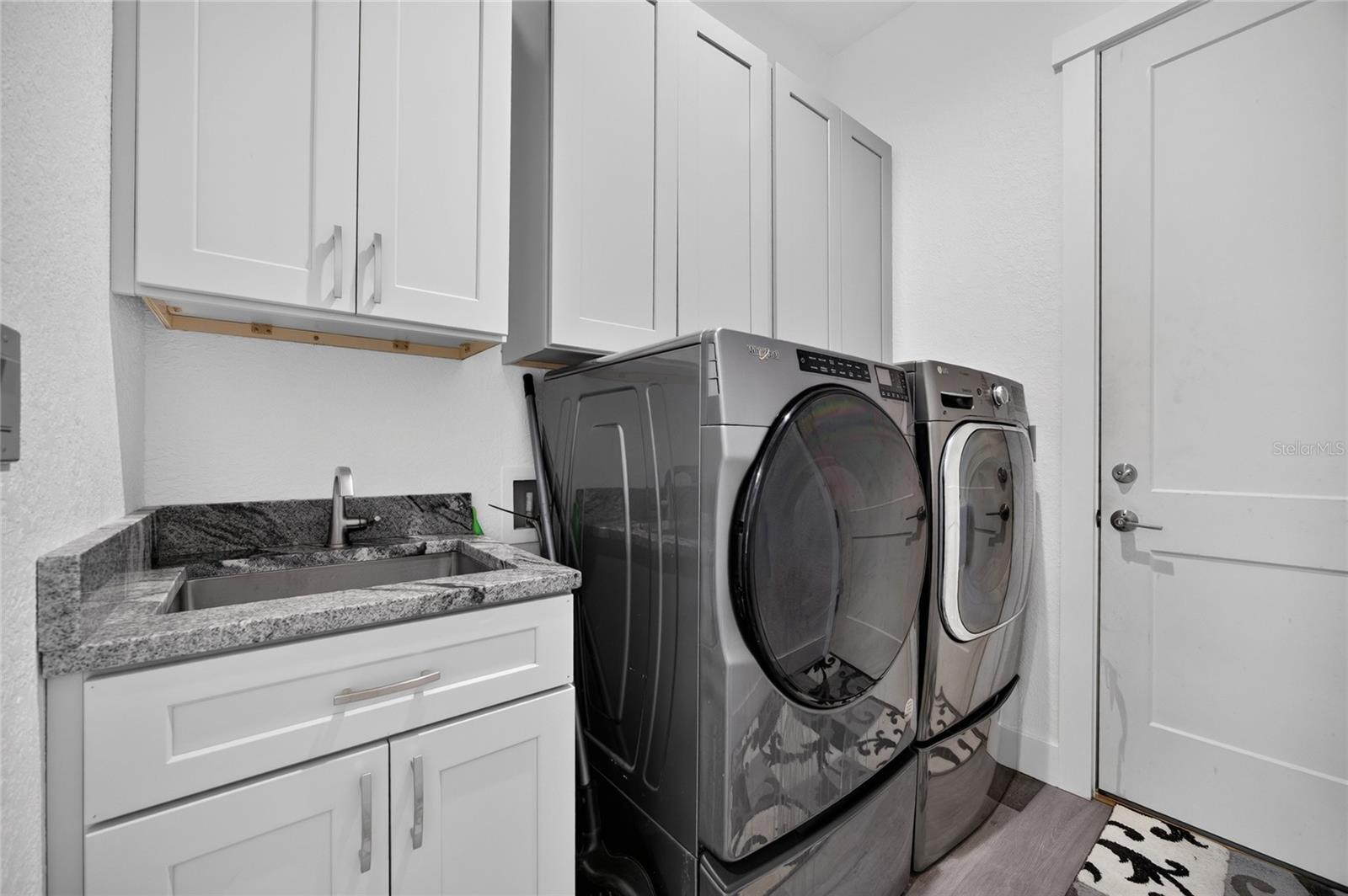 1264 S Salford Blvd Property Photo 27