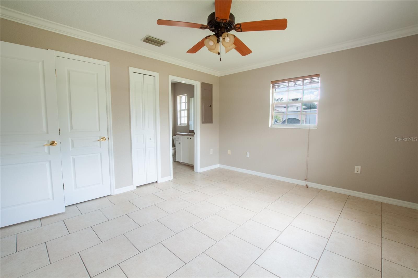 1204 E Gibson St Property Photo 12