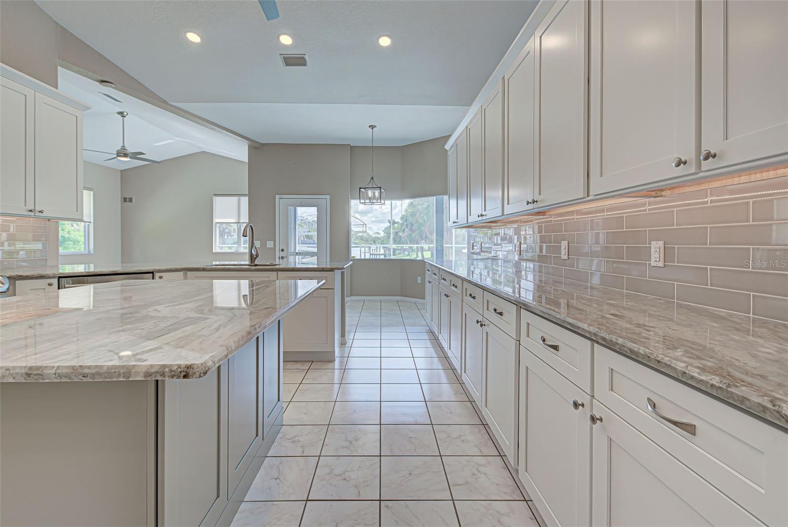 1114 Campbell St Property Photo 11