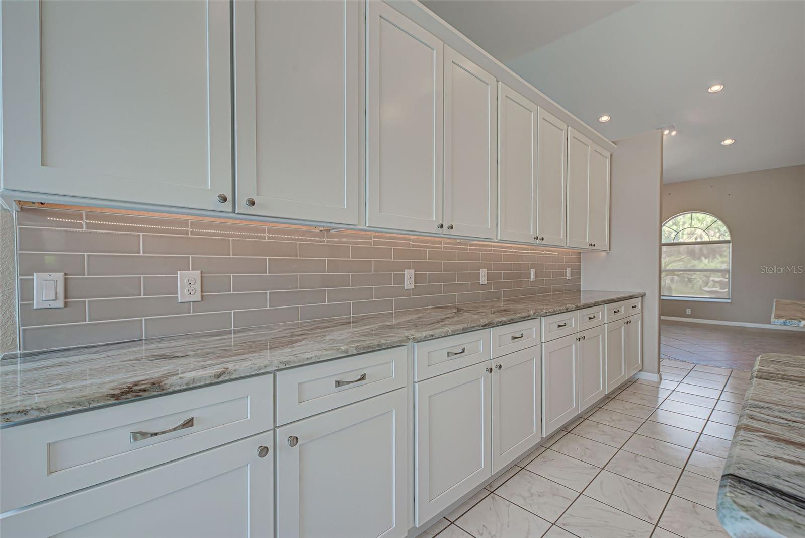 1114 Campbell St Property Photo 15