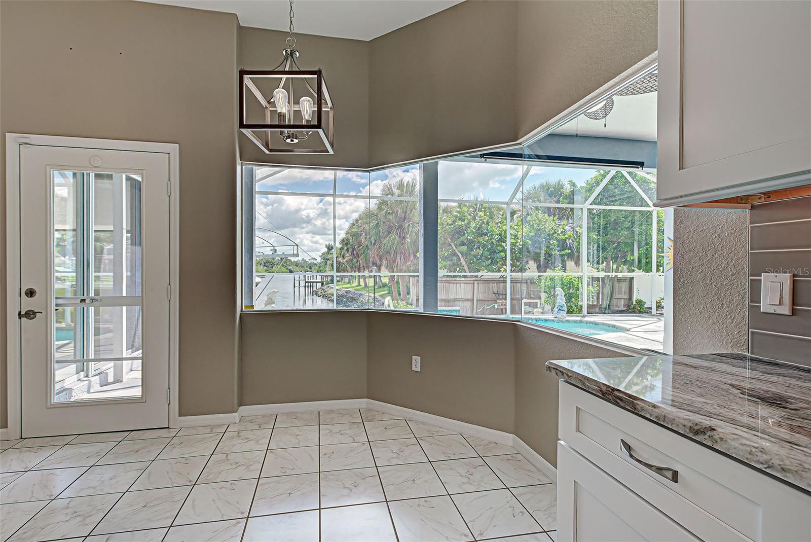 1114 Campbell St Property Photo 21