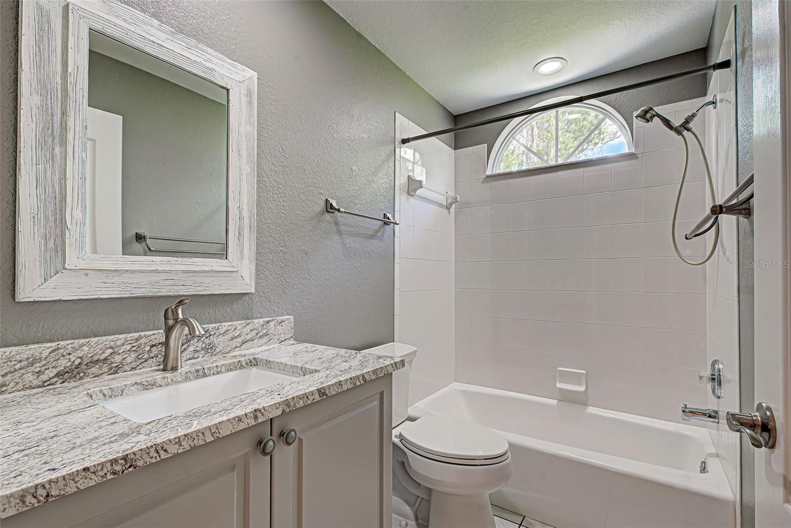 1114 Campbell St Property Photo 26
