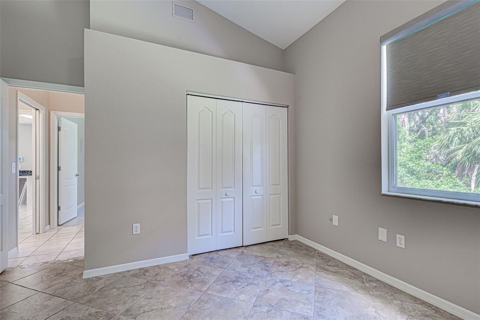 1114 Campbell St Property Photo 28
