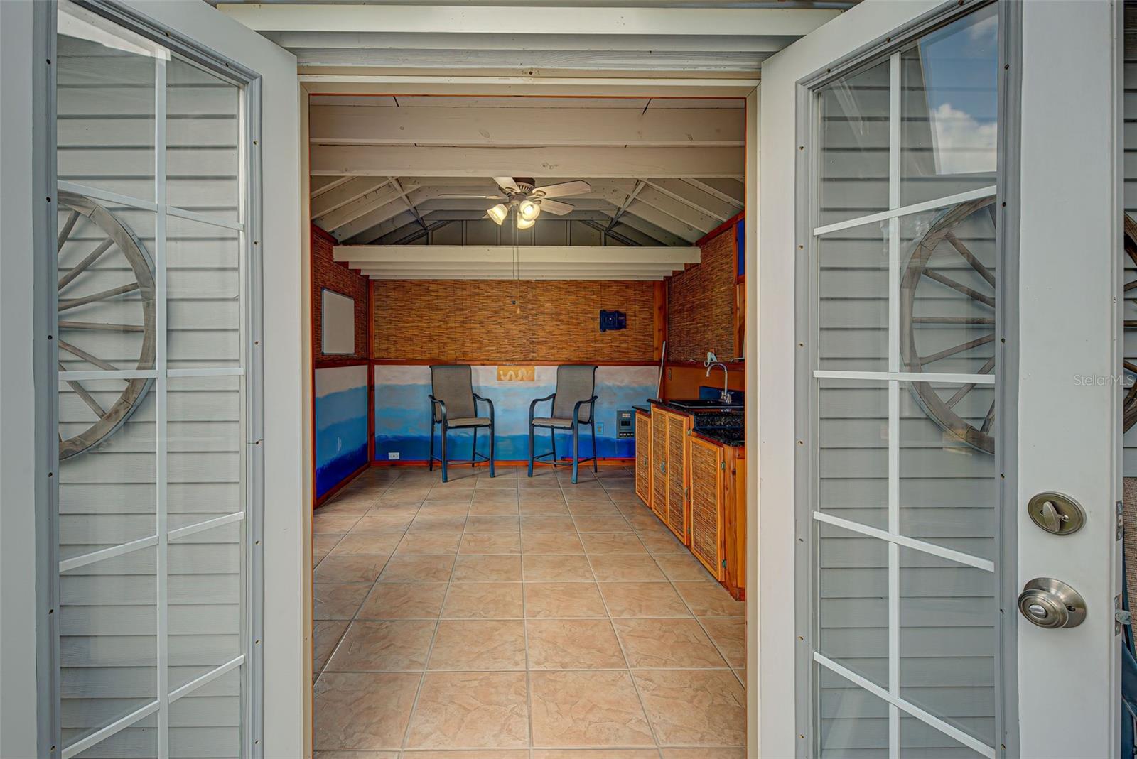 1114 Campbell St Property Photo 36