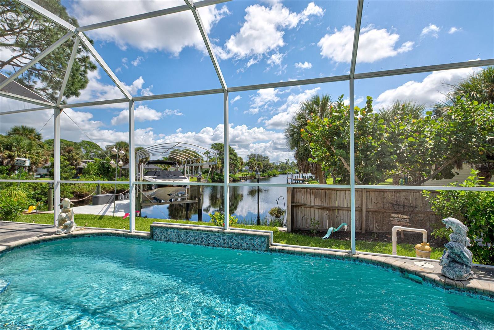 1114 Campbell St Property Photo 45