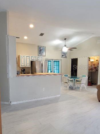 5411 Thomas St Property Photo 3