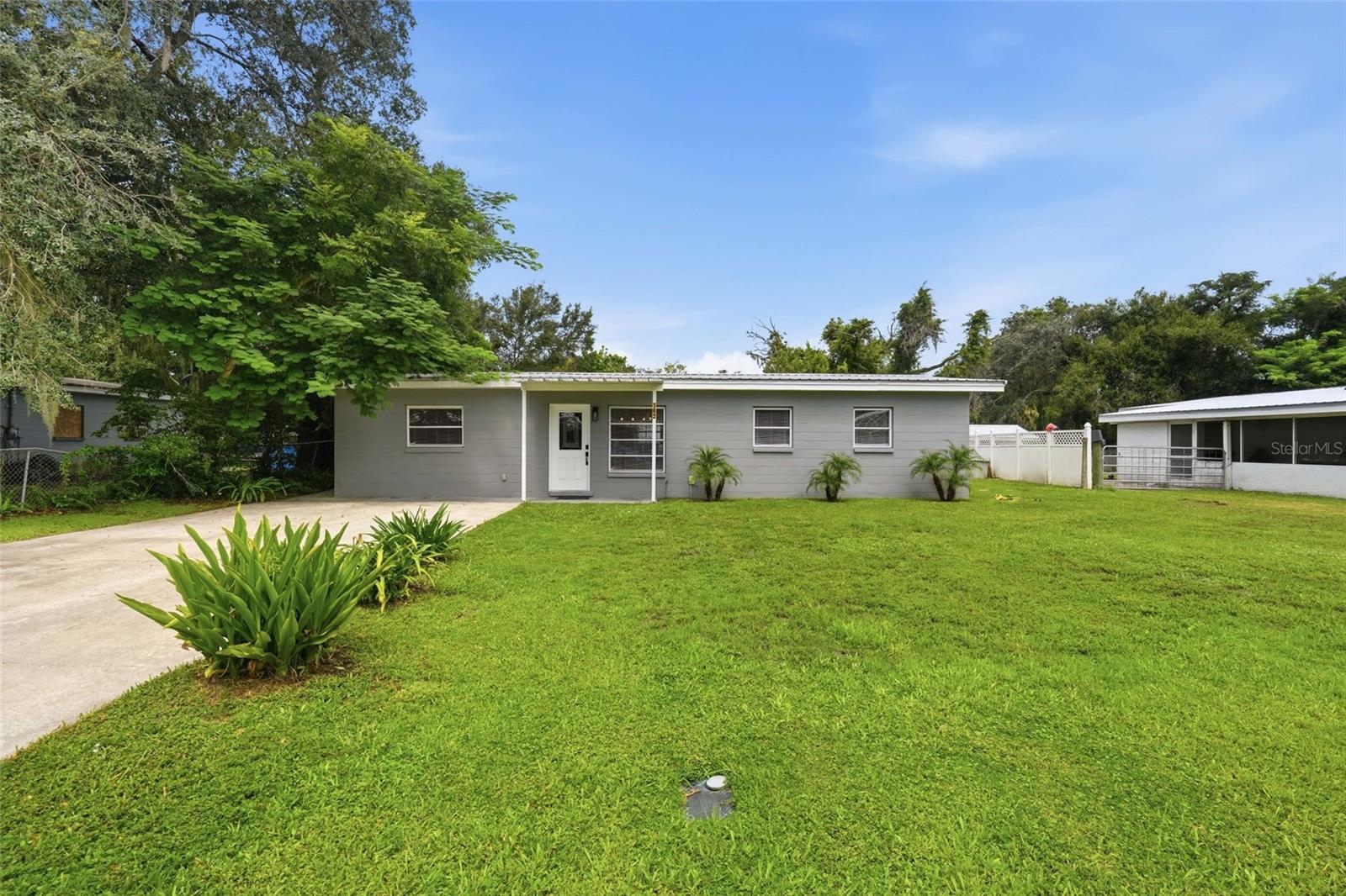 162 Bridle Path Property Photo 2