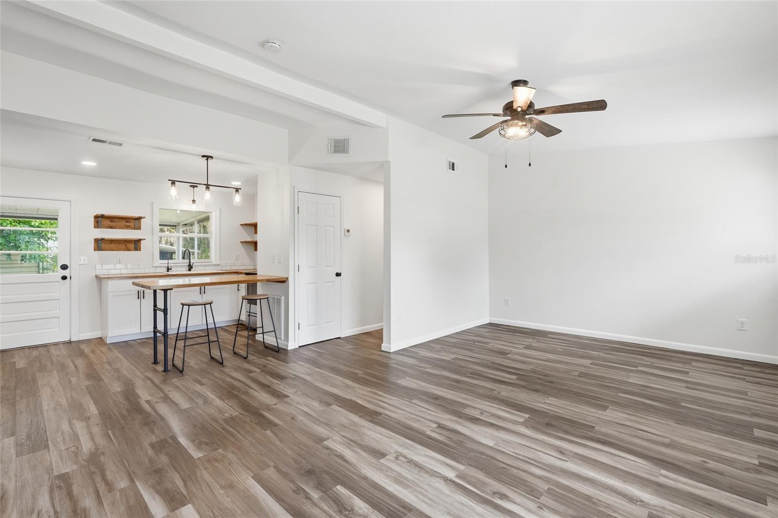 162 Bridle Path Property Photo 4