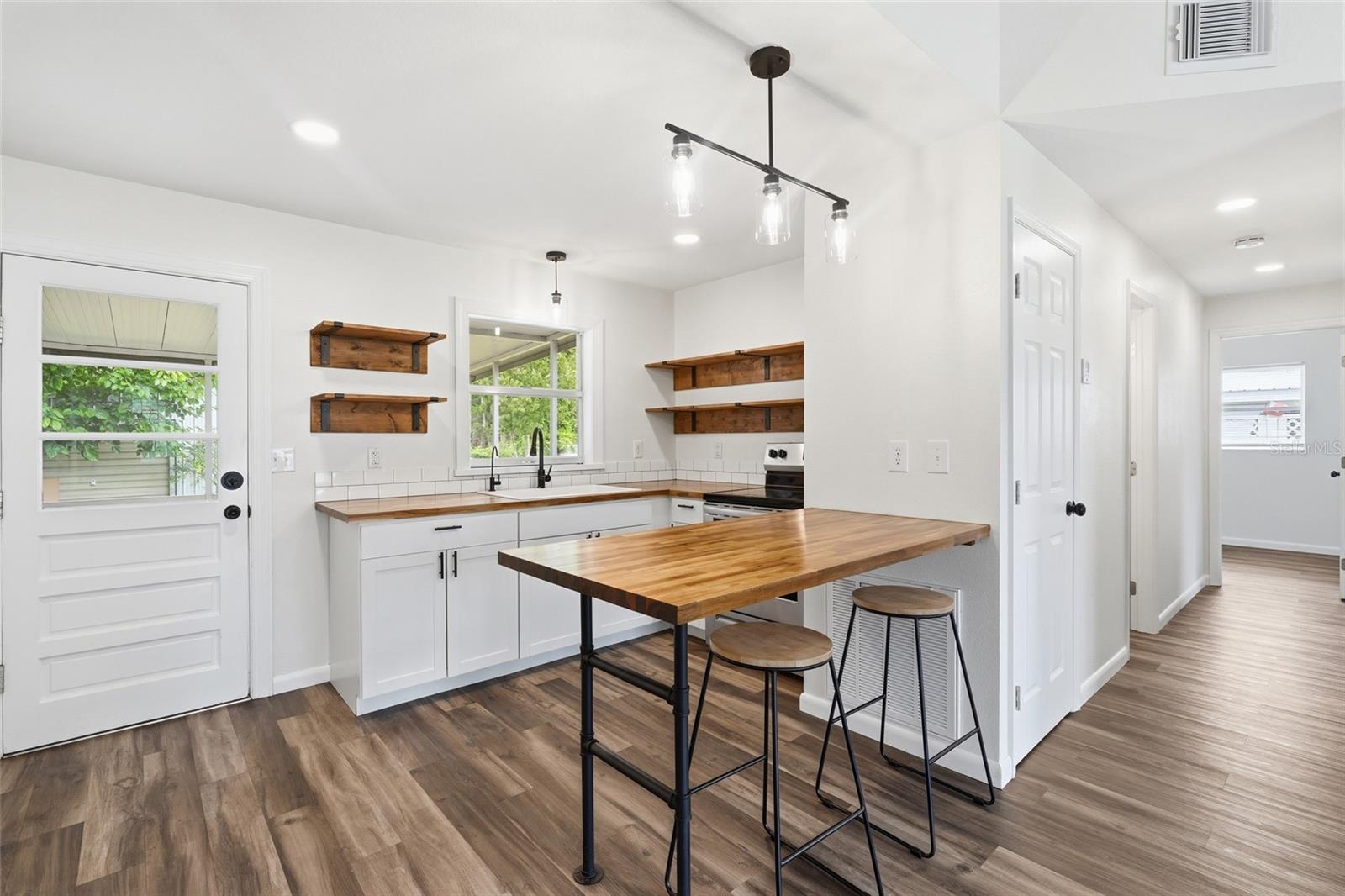 162 Bridle Path Property Photo 8